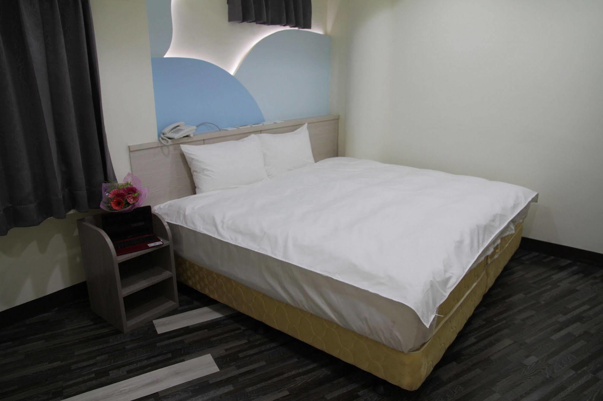 Well Live Hotel Douliu Exterior foto