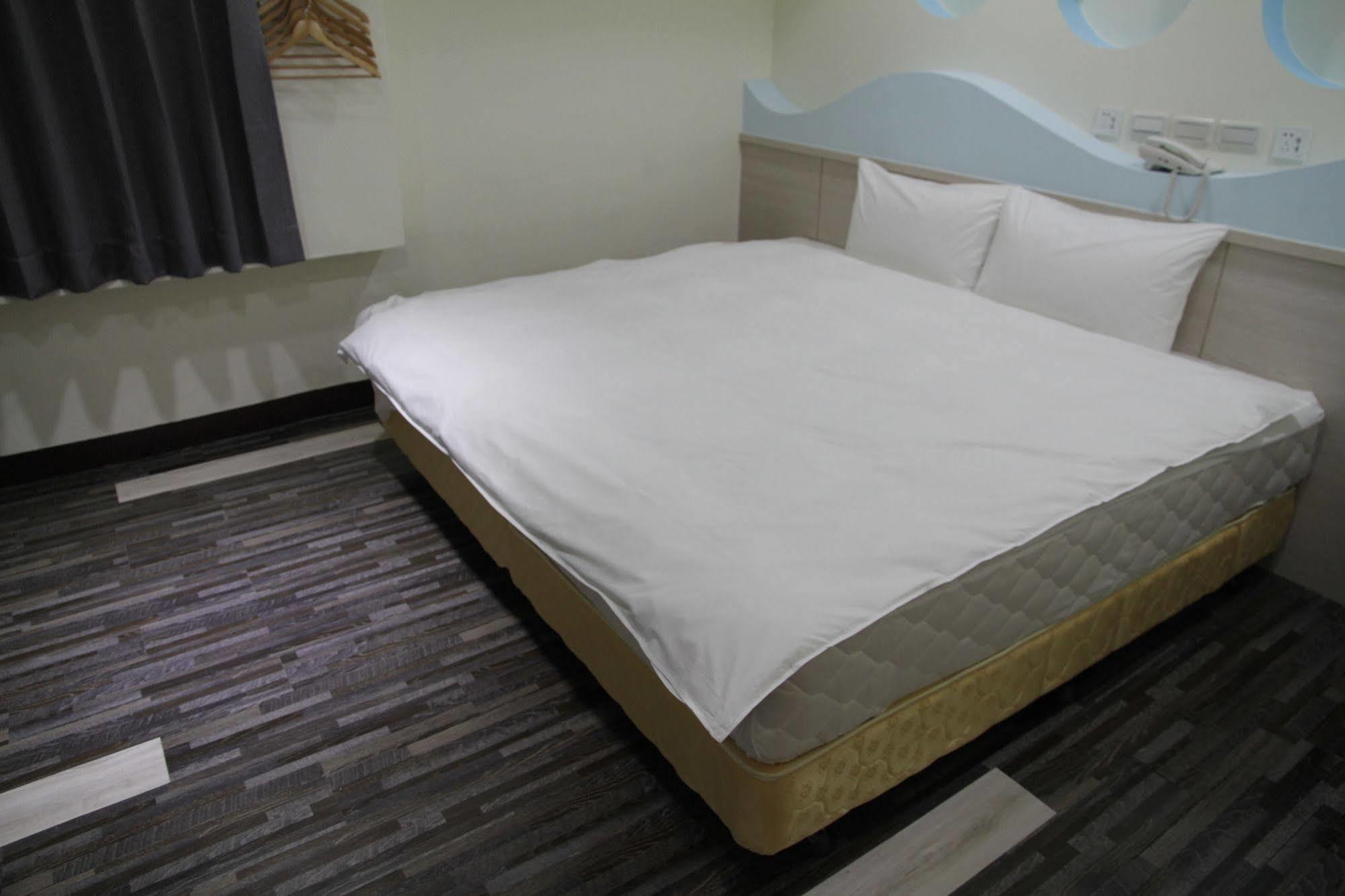 Well Live Hotel Douliu Exterior foto