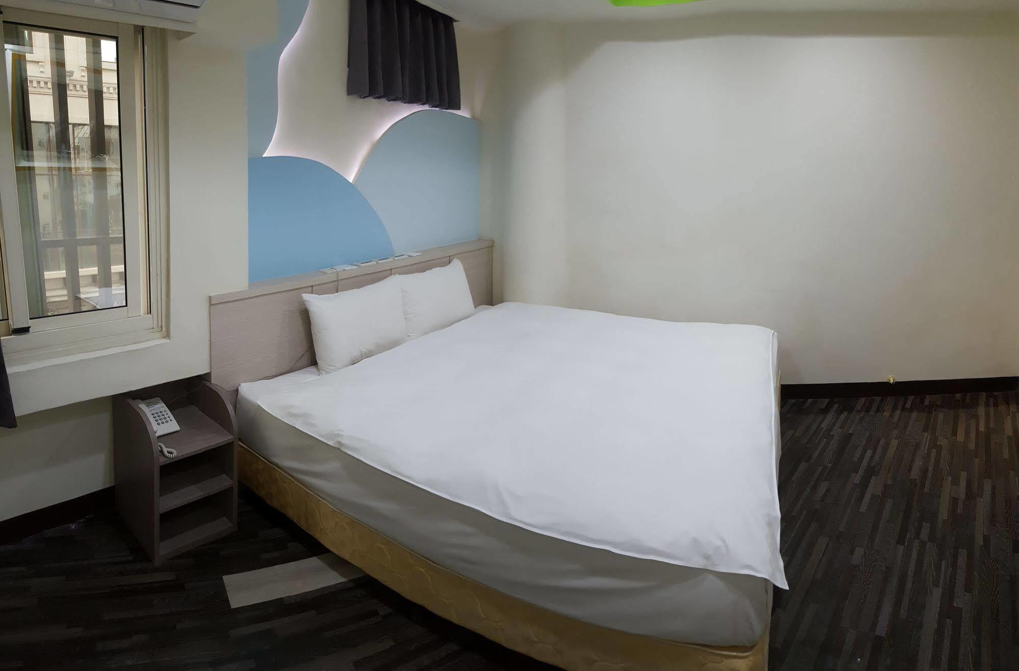 Well Live Hotel Douliu Exterior foto